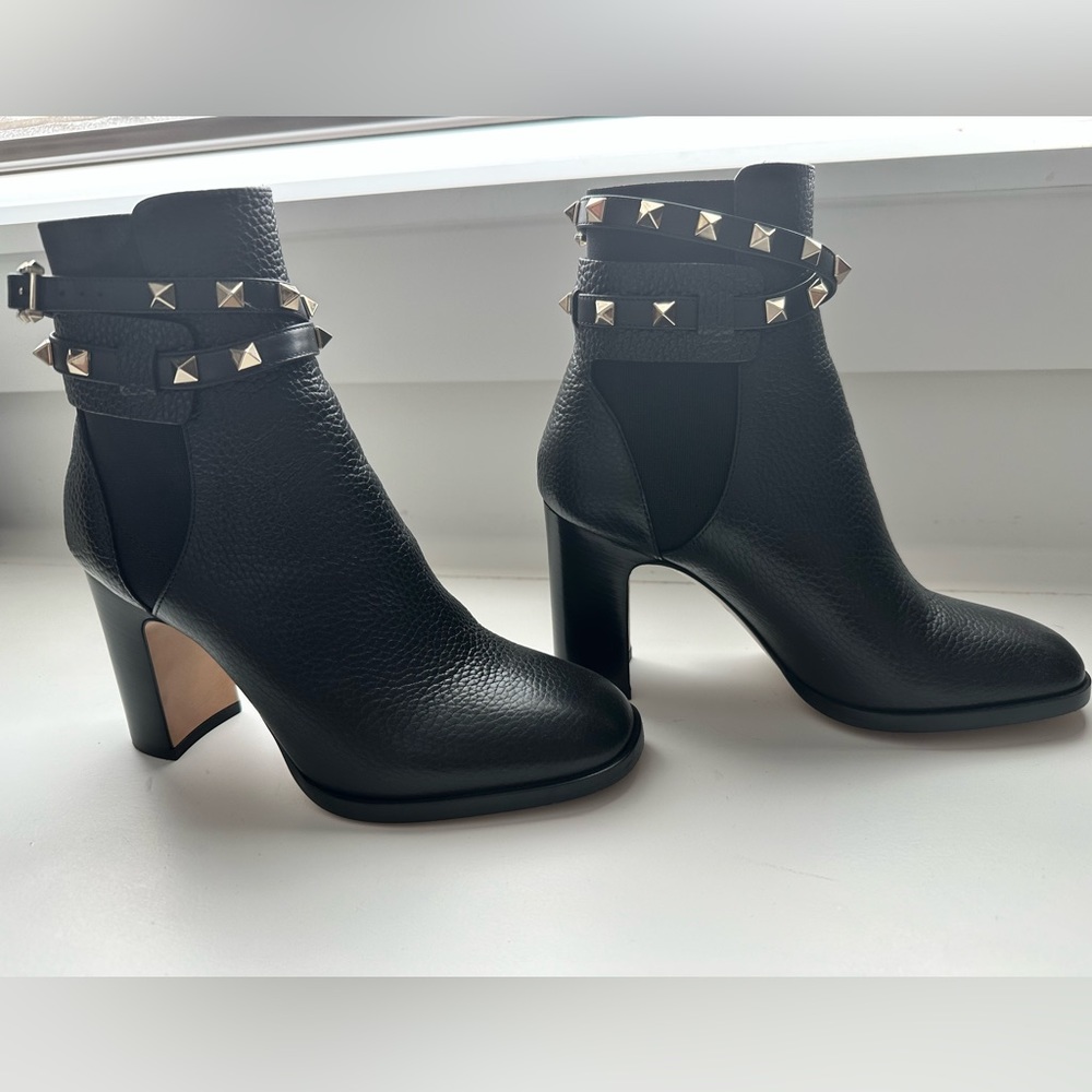Gently used Valentino ankle boots size 35.5